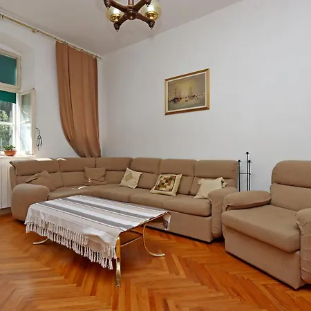 With Parking Space - 24396 Apartament Rijeka