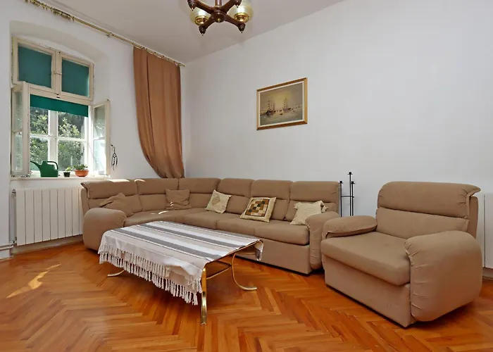 With Parking Space - 24396 Appartement Rijeka